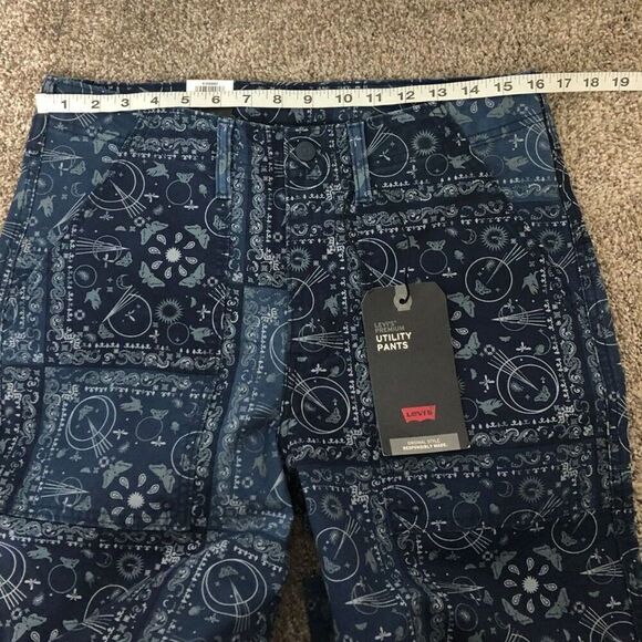 LEVI'S Jean Chore Pants Printed Bandana Straight Leg Men's Size 31x32 Blue White - Picture 3 of 10